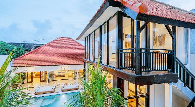 Villa with pool — photo 5