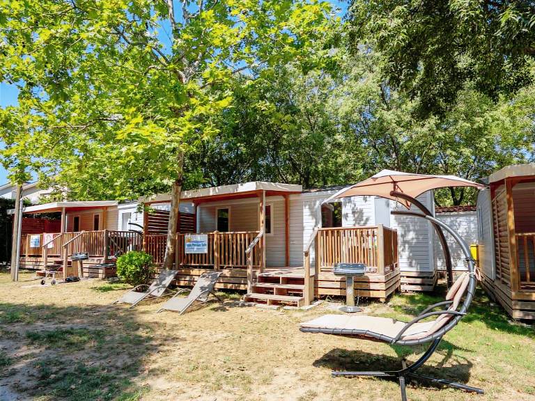 Family-friendly charming vacation home with pool, barbeque & terrace | Pets allowed — photo 4