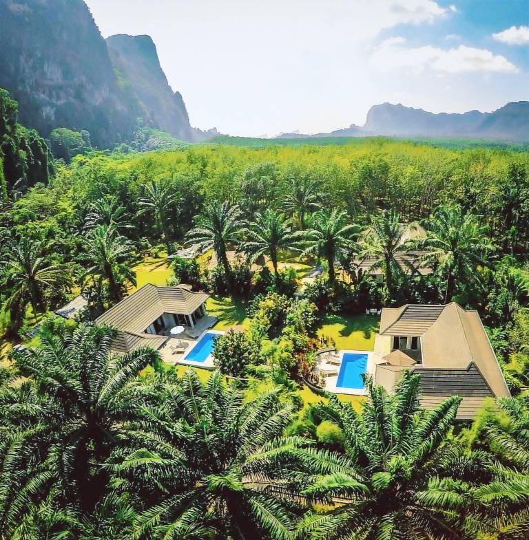 Villa with grill, yard & pool | Suitable for remote work | Pets are welcome — photo 4
