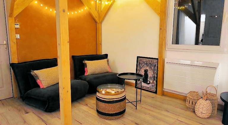 Rental apartment with patio — photo 5