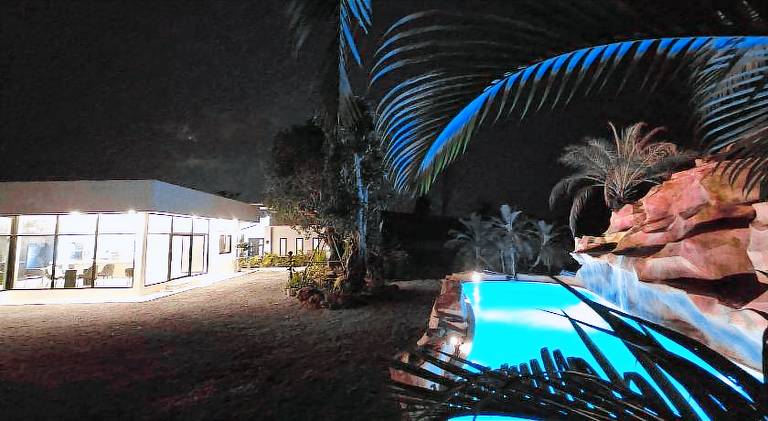 Beautiful vacation home with yard, barbeque & private pool | Perfect for remote work | Dogs allowed — photo 2