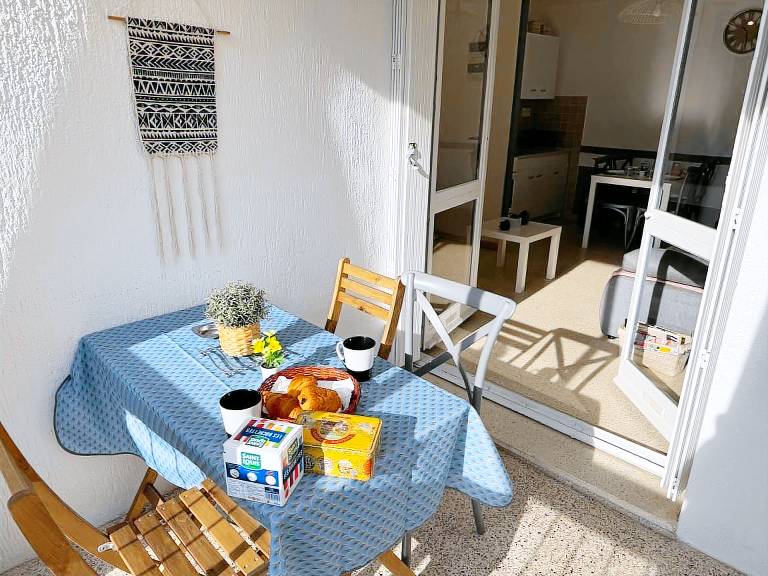 Apartment with 1 room for 5 persons — photo 3