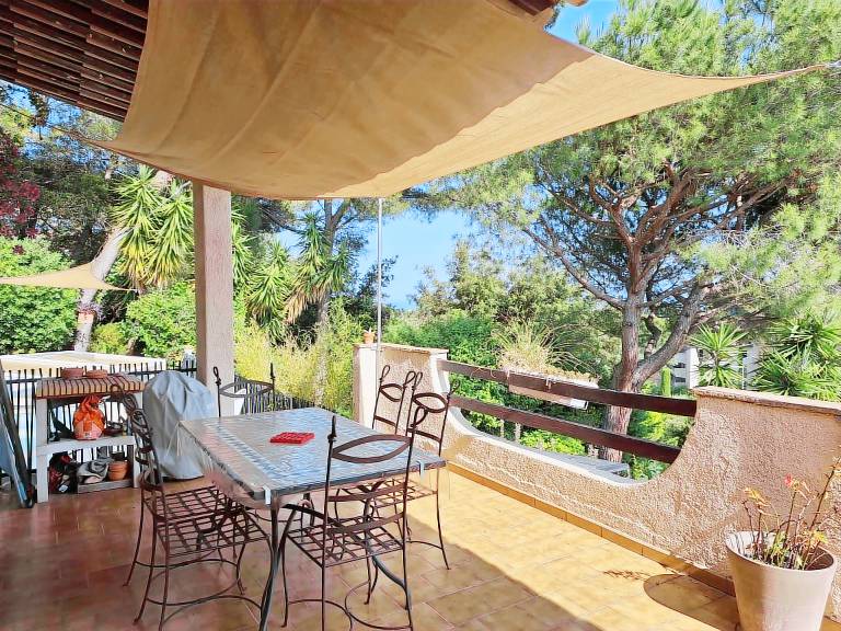 Family-friendly wonderful villa with private pool, BBQ & patio | Sea view | Pets allowed — photo 5