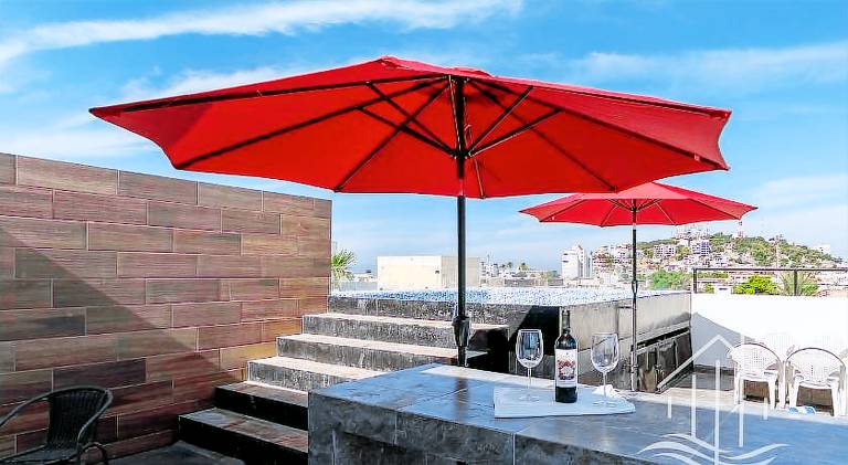 Promo! 2BR-Pool-Views-King Bed-Walk 2 Beach-5 Star Area — photo 5