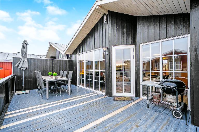Cottage with terrace & BBQ — photo 3
