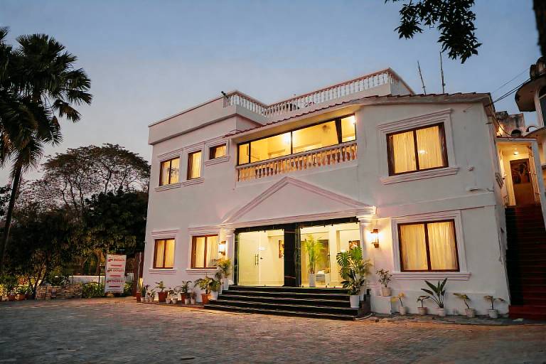 Rajbari Palace in Deoghar