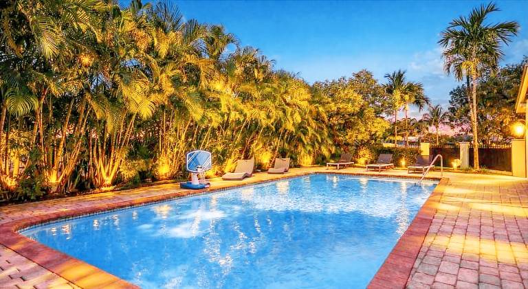 Spacious villa with pool | Pets are welcome in Aventura, FL