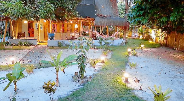 Tent with yard & patio — photo 4