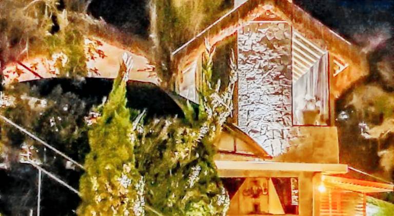 Casa Luxo p 12 pessoas ou Suite Premium 4 pessoas com jacuzzi in Campos
