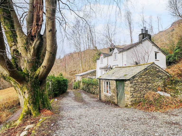 Family-oriented cottage with garden | Beach view | Pets allowed in Ambleside