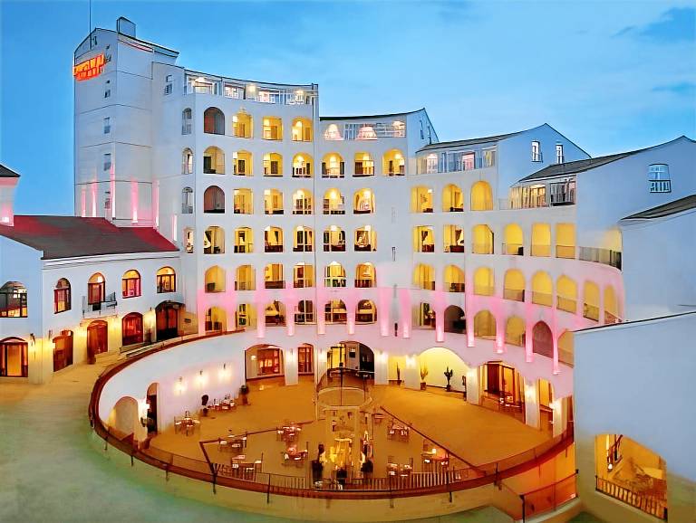 Resort Mamaia-Sat