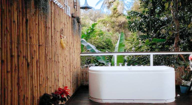 Vacation home with hot tub — photo 3