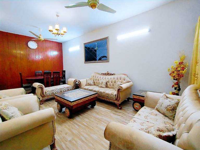 240 m&sup2; Bungalow