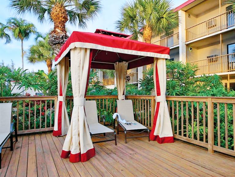 Red Roof PLUS & Suites Naples Downtown-5th Ave S — photo 3