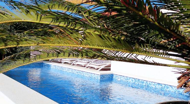 Apartments Villa A - Heating Pool in Okrug