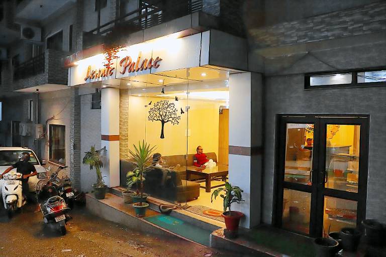 Hotel Leisure Palace in Rishikesh