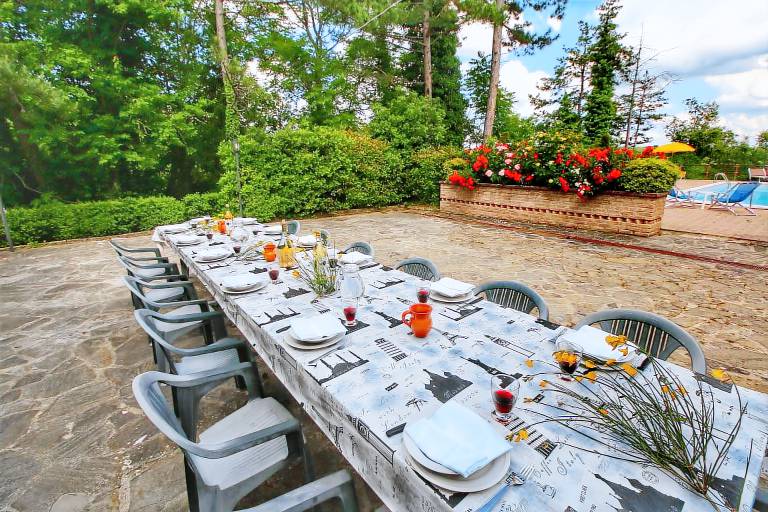 Villa with grill, yard & pool | Nature view — photo 3