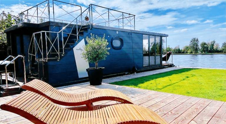 NEW - Little Asia - Stunning Boathouse on a lake Near Amsterdam with Sauna in Utrecht