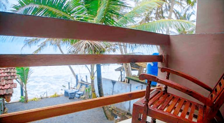 Vacation home with patio, yard & grill | Beach nearby | Good for workation | Pets allowed — photo 5