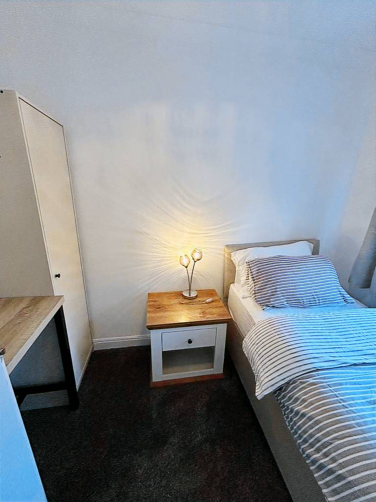 Cosy 3-Bed Retreat - Garden, Parking & Bbq — photo 5