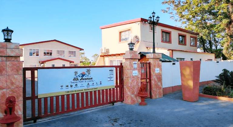 4th&nbsp;Avenue&nbsp;Theme&nbsp;Park&nbsp;Lodge