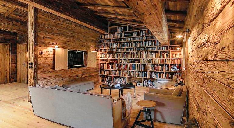 ChaletWK - Luxury old wood mountain chalet in a sunny secluded location with gym, sauna & whirlpool — photo 4