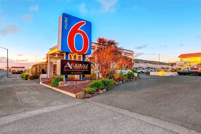 Motel 6 Fort Bragg, CA — photo 2