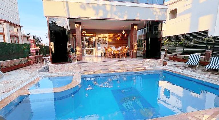 Fully equipped villa with private pool, hot tub & garden | Suitable for remote work | Dogs allowed in Didim