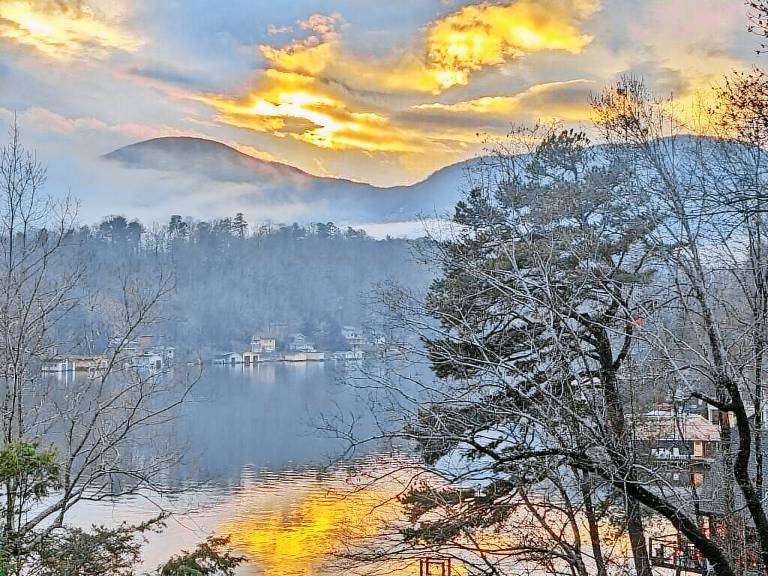 House Lake Lure