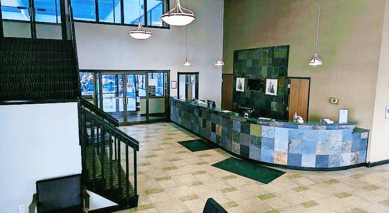 Woodfield Inn and Suites — photo 4