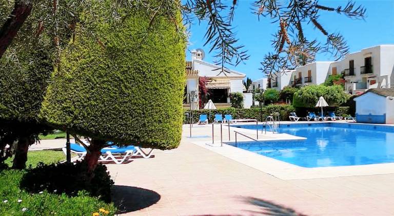 House with pool in Vera