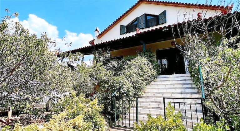 Vacation home with patio, yard & jacuzzi | Pets are welcome in Nafplio