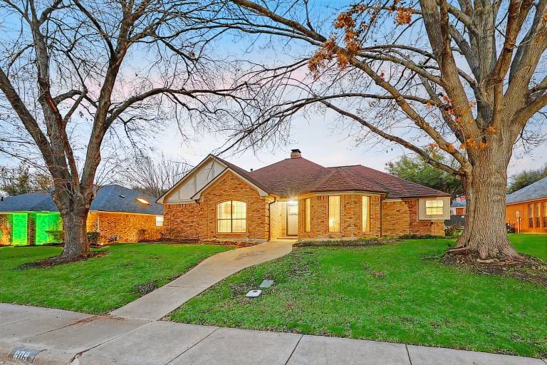 Beautiful 5Br 2 Bath DeSoto Home with Pool — photo 2