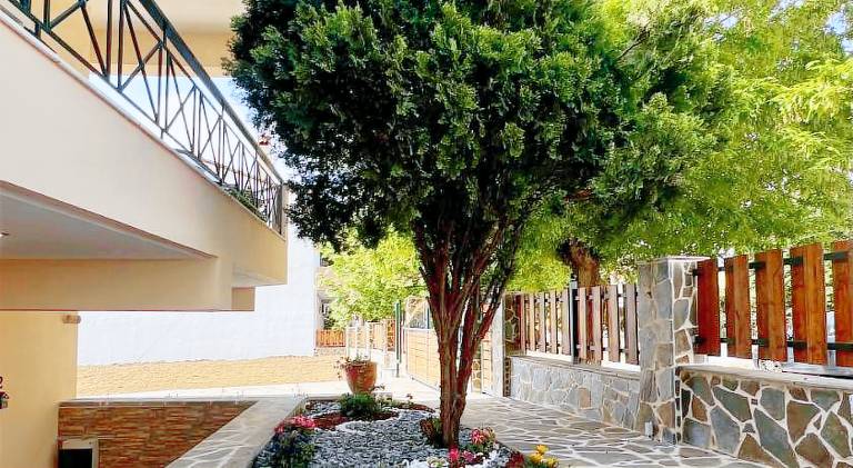 House with barbecue, yard & terrace in Igoumenitsa