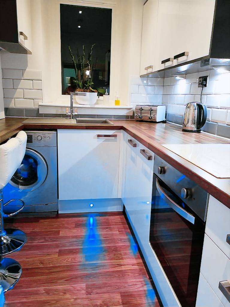 Beautiful holiday apartment with terrace & yard | Pets allowed in Glasgow