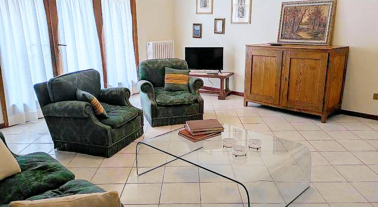 Apartment with 2 rooms for 5 persons — photo 2