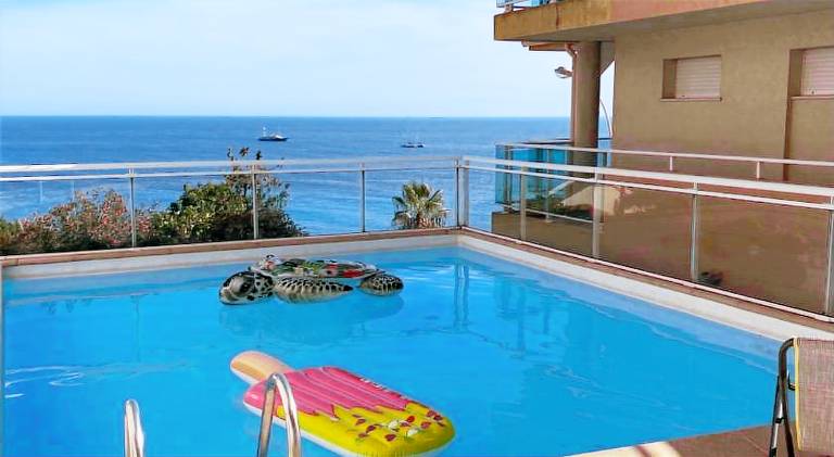 Rental apartment with pool, yard & terrace — photo 3