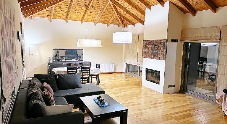 Villa with private pool, barbecue & garden — photo 2
