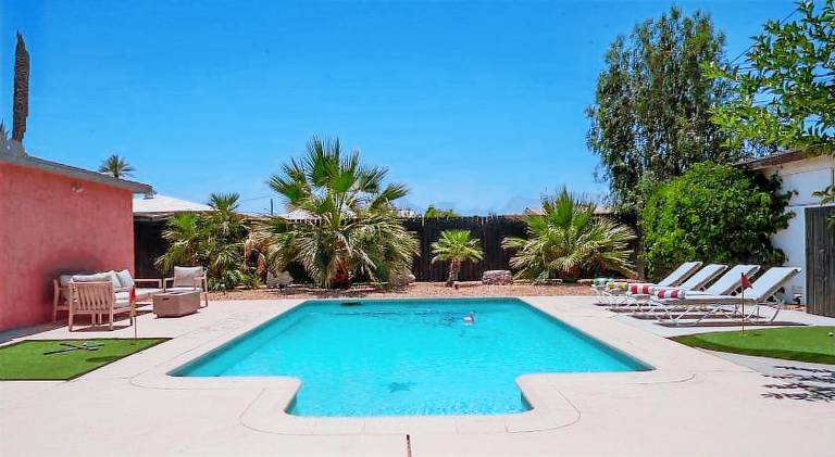Ample vacation home with pool | Pets allowed — photo 3