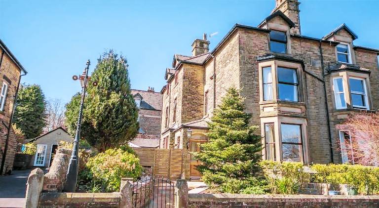 Compton Guest House in Buxton