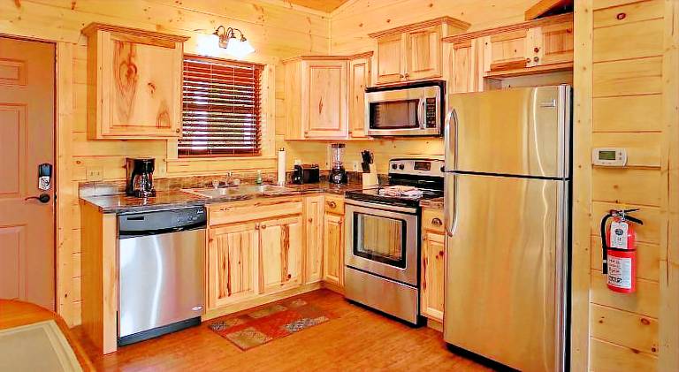 Vacation home with hot tub | Dogs allowed — photo 5