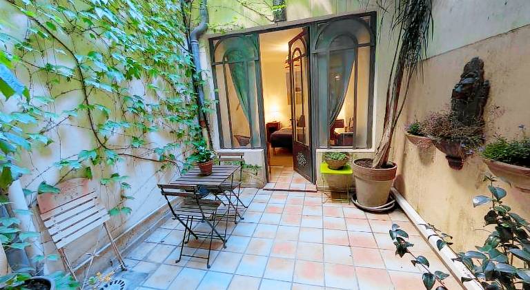 Maison aigues-mortaise dans la cite — photo 2
