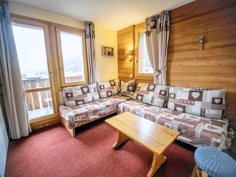 Apartment with 2 rooms for 6 persons in Les Belleville