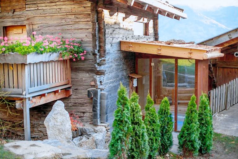 Vacation home with sauna, fast internet & terrace | Garden view — photo 5