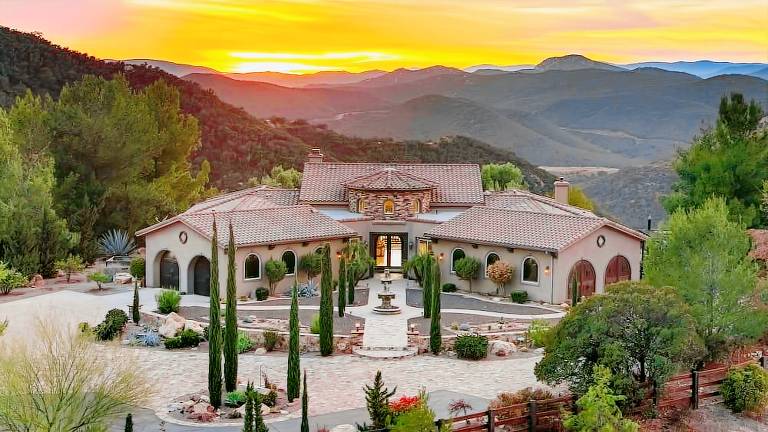 House  Lake Elsinore