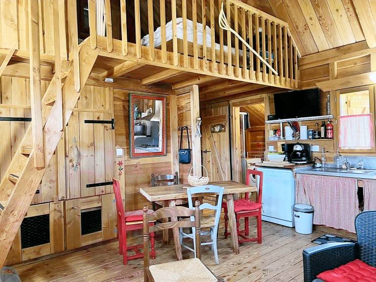 Pleasant gite with yard, barbeque & terrace | Dogs allowed — photo 4