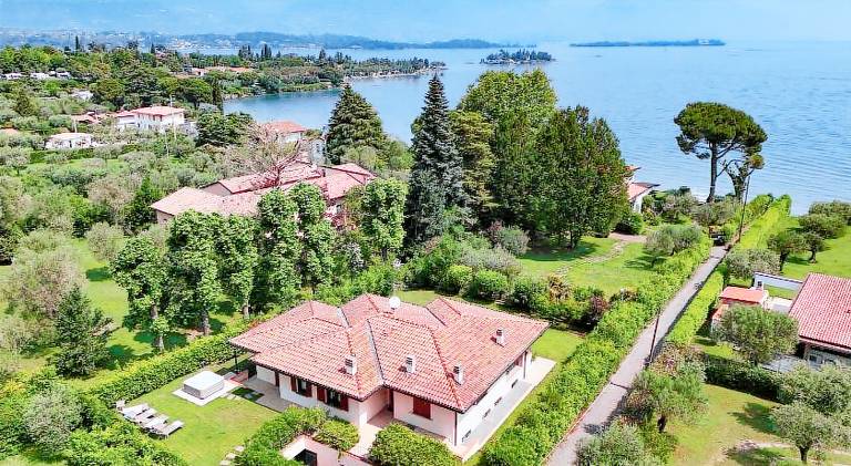 Vacation home with jacuzzi in San Felice del Benaco