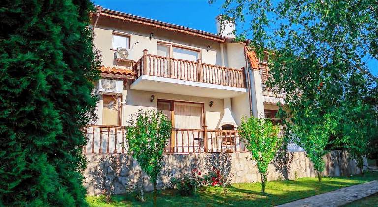 Vacation home with pool | Pet-friendly in Varna