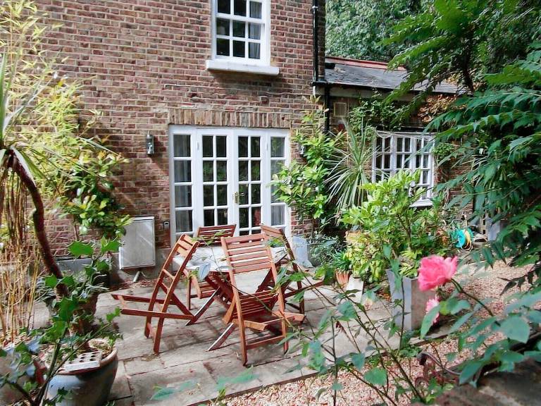 Holiday rentals in Hounslow - Book Holiday Homes & Accommodation | Wimdu