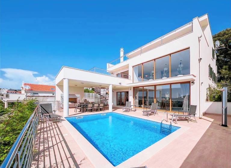Ferienhaus in Rogoznica, Zečevo Rogozničko f&uuml;r max. 10 Personen, 